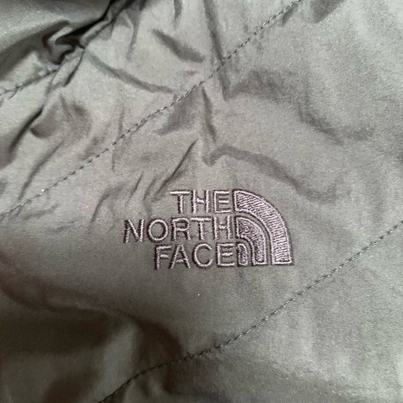 LIKE NEW The North Face REVERSIBLE Jacket - Coat - Picture 4 of 6